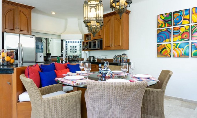 Downtown Apartment | Royal Palms 8 condo
