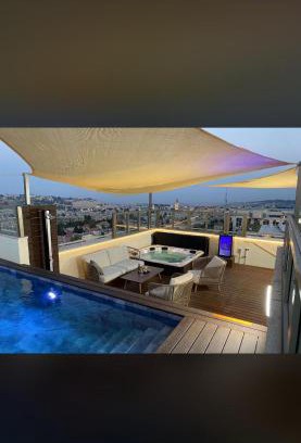 Jerusalem City Centre Apartment | Royal suite Apt Penthouse Munbaz 4bd #140 floor 8