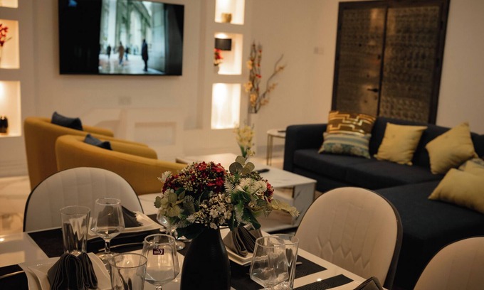 Adenta House | RS Royal Executive:Luxurious 3BR apartment F3-3 in welcoming Accra with AC, WiFi