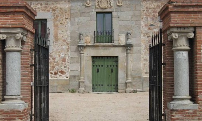 Hoyuelos Cottage | Rural house (full rental) Palacio de Hoyuelos for 16 people