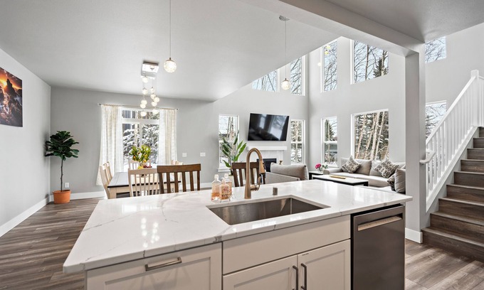 Sand Lake House | Ruby’s house - nice - peaceful place 5bed 12sleeps
