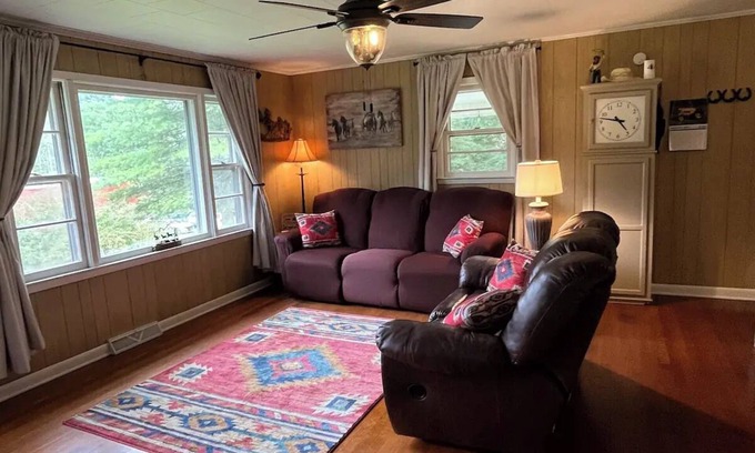 Wilson Creek House | Rugby Mountain House Unplugged