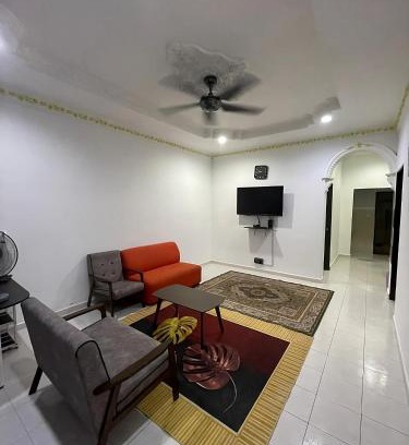 Kuala Terengganu House | Rumah near KT Atas Tol - WiFi, parking & Netflix
