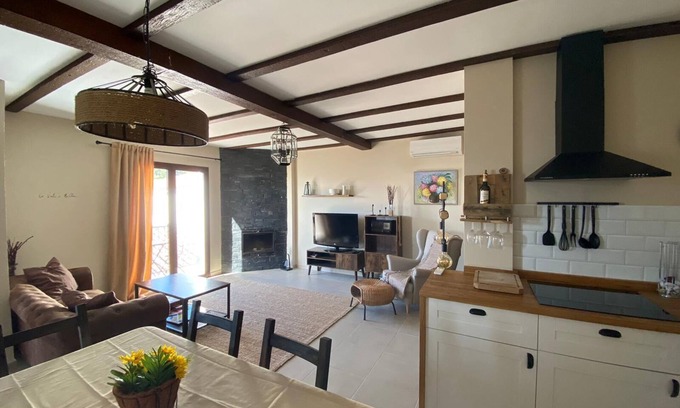 Genalguacil Apartment | Rural Accommodation El Refugio