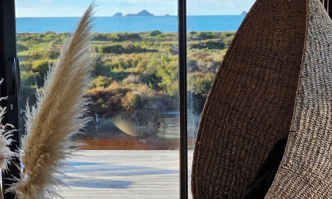 Thornton House | Rural Beachfront, Private With Amazing Views Over Land, Ocean and Islands