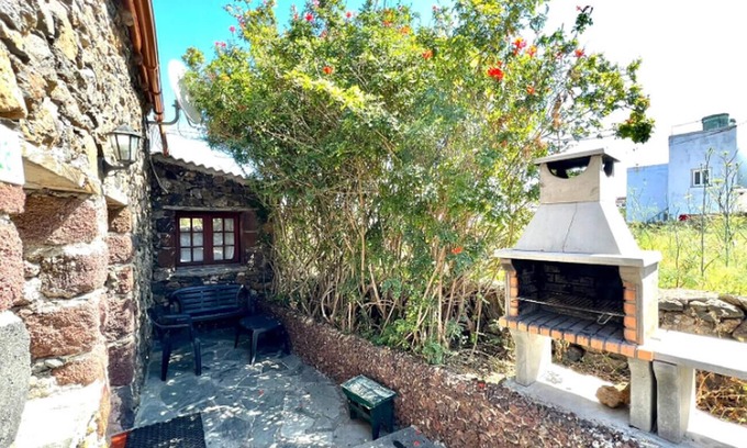 Mocanal Cottage | Rural house with BBQ loft and beautiful views