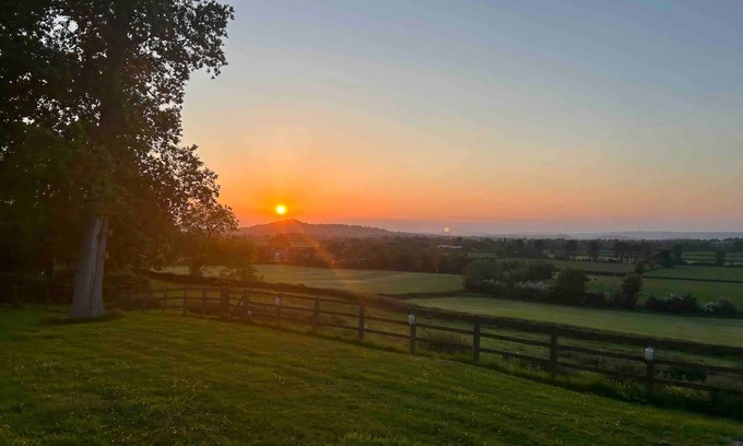 Baltonsborough Apartment | Rural Studio in spectacular location with views to Glastonbury Tor