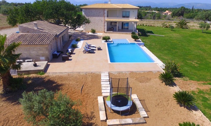 Muro Villa | Rural Villa Torradeta with Infinity Pool, Garden, Terrace, A/C & Wi-Fi