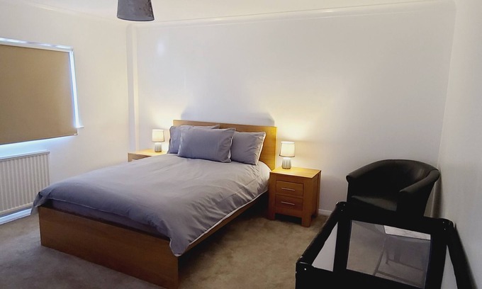 Crawley House | Rusper Retreat- up to 12 guest