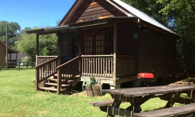 Bogalusa Cabin | Rustic Backyard Lumberjack Cabin