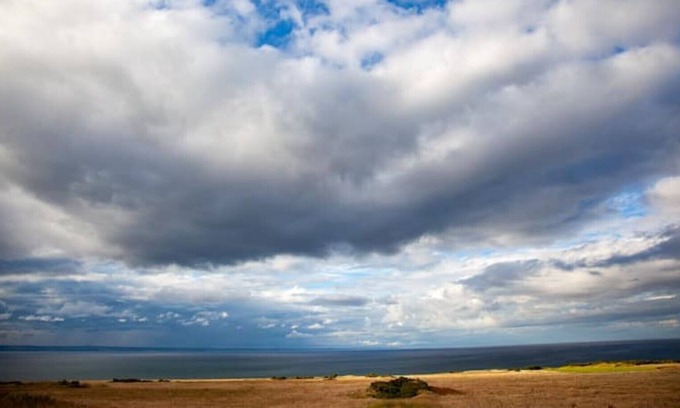 St. Andrews Cabin | Rustic cabin 3, sea views from rewilded farm