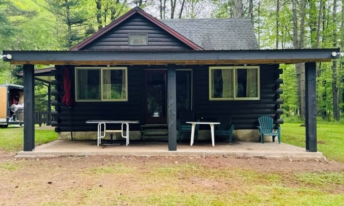 Antes Fort Cabin | Rustic Cabin on beautiful Little Pine Creek