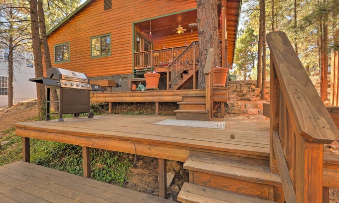 Ponderosa Trails Cabin | Rustic Cabin w/Deck ~ 4 Mi to Old Town Flagstaff!