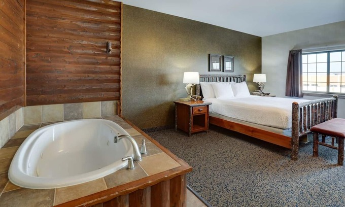Sioux City Hotel | Rustic Charm Meets Modern Comfort: Cozy Lodge in Downtown Sioux City