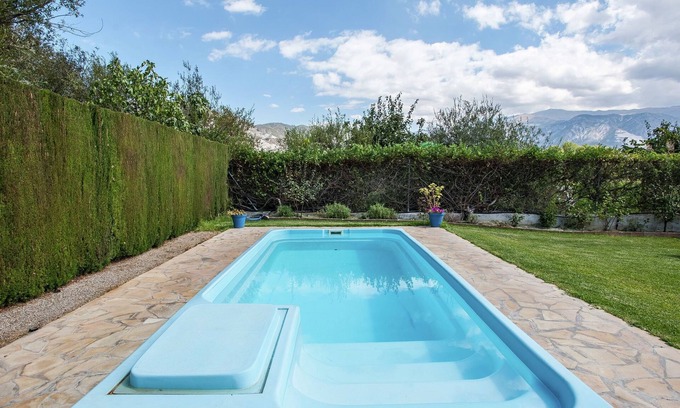 Padul Cottage | Rustic Cottage in El Padul with Swimming Pool