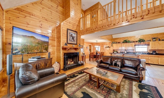 Helen House | Rustic Elegance –Luxury Cabin in Gated Innsbruck Resort with Hot Tub & Fire Pit