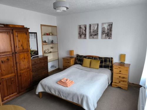 Rosyth House | Rustic Harmony - Edinburgh Airport near, 8mi