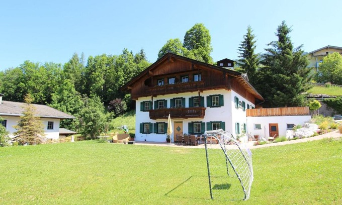 Hopfgarten Markt Apartment | Rustic Holiday Home near Ski Area in Hopfgarten im Brixental