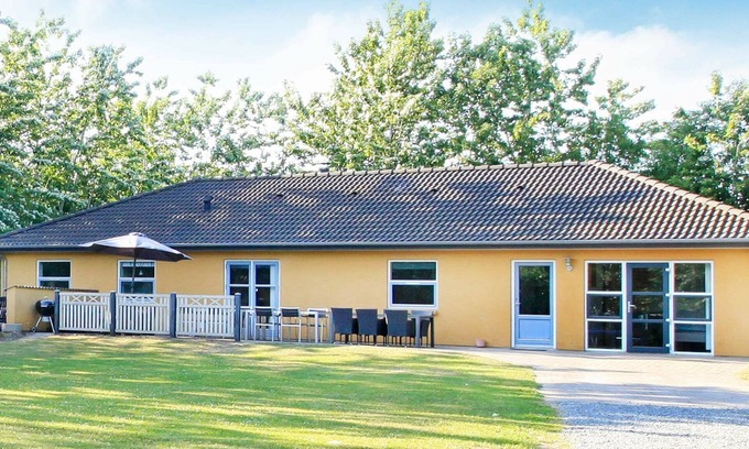 Sundstrup House | Rustic Holiday Home in Hojslev with Sauna