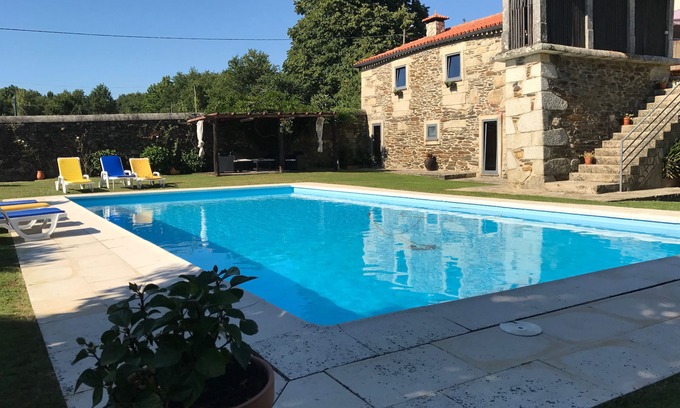 Cardielos Cottage | Rustic house for 8, with private swimming pool.