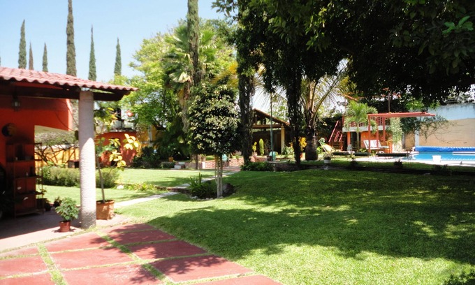 Xochitepec House | Rustic house with private pool and garden (pet friendly)