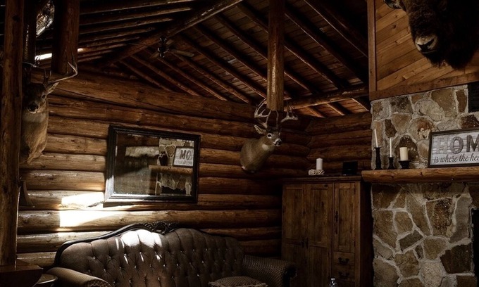 Alberta Cabin | Rustic Log Cabin - Nestled in the trees perfect for privacy. A retreat awaits :)
