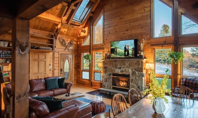 Kresgeville Cabin | Rustic Log Cabin in the Poconos: HOT TUB, FIRE PIT, POOL TABLE, PING PONG TABLE!