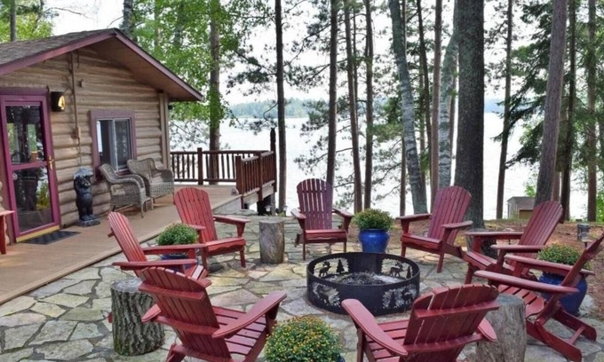 Longville Cabin | Rustic Log Cabin/Modern Addition - Pontoon, Bunk House, Hot Tub - Woman Chain