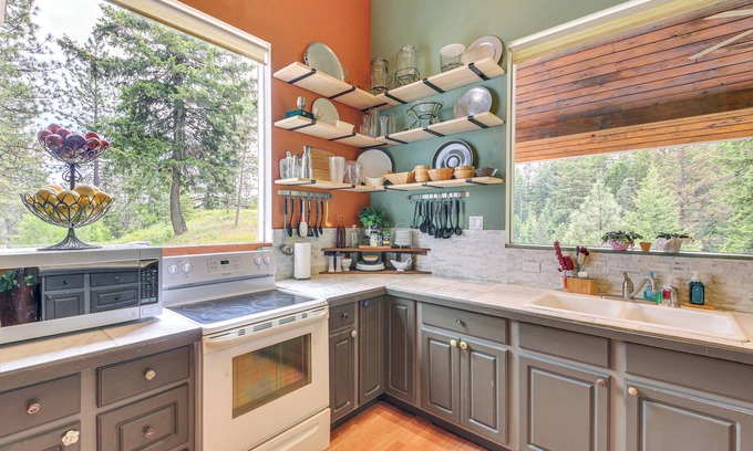 Newport Cottage | Rustic & Modern Home w/Forest Views in Newport!