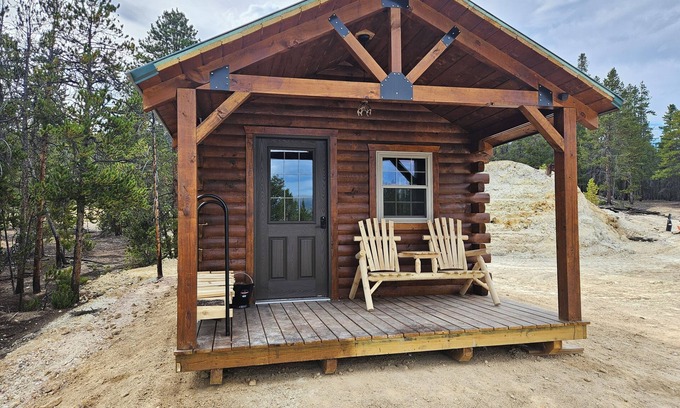 Leadville Cabin | Rustic Off-Grid Mountain Cabin