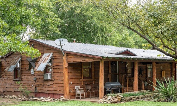 Satin Cabin | Rustic Ranch, Hatchet Throwing & Horseriding