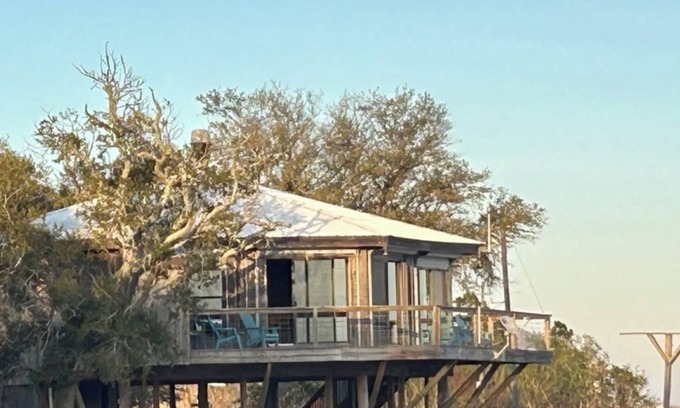 Ocean Springs House | Rustic Retreat | Beach View