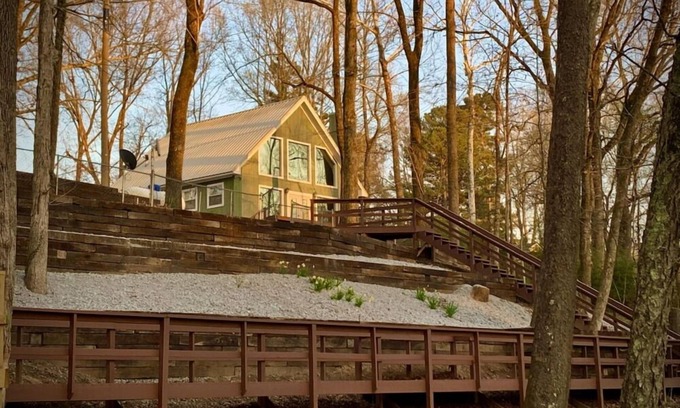 Pangburn Cabin | Rustic River Cabin: Your Slice of Heaven