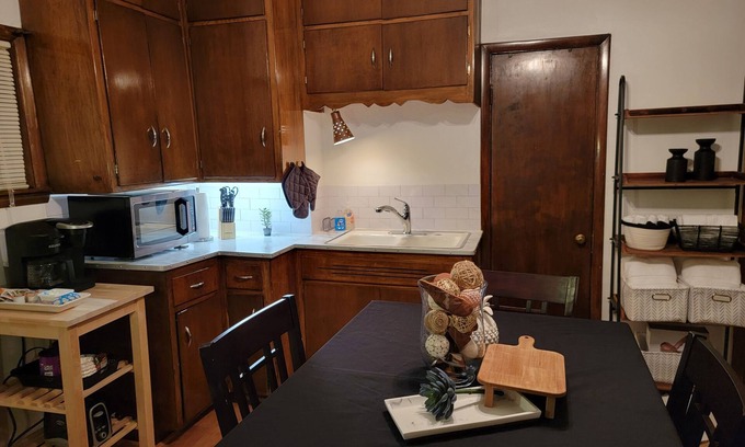 Riverwest Apartment | Rustic Riverwest 2-Bedroom Apartment. Conveniently on Locust, 1mi to UW Milw.