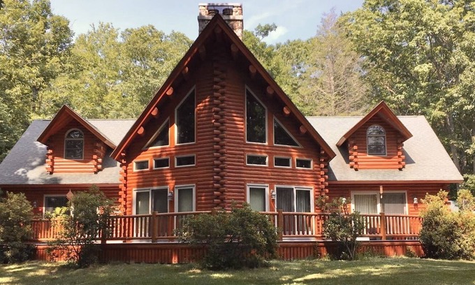 Cape Neddick Ski Chalet | Rustic, Romantic, & Spacious Log Chalet for the Family