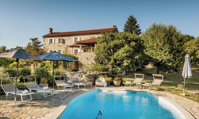 Makovci Villa | Rustic Villa with a Pool for up to 12 guests