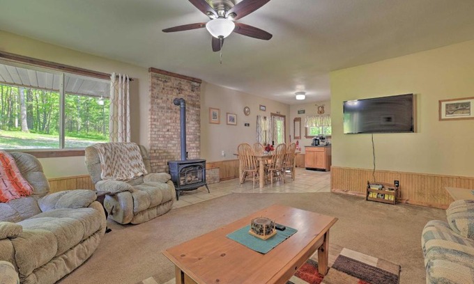 Mio House | Rustic Wooded Retreat with Fire Pit, Near Trails!