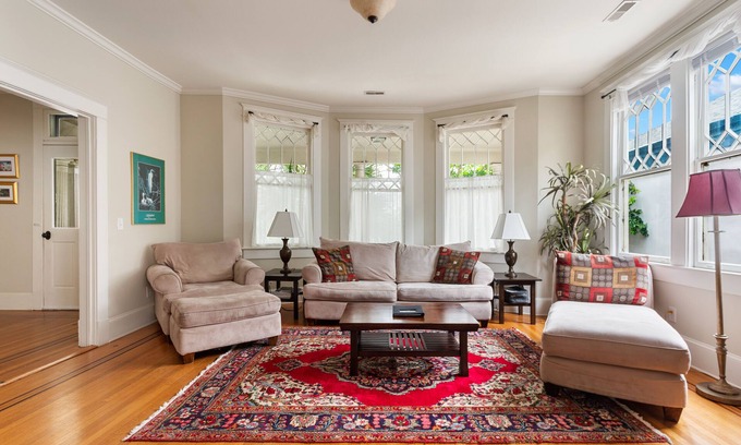 Cannonborough Elliotborough Apartment | Rutledge Avenue Inn (Suite B) | Downtown Luxury