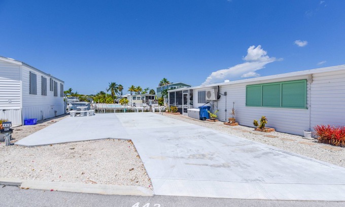 Cudjoe Key RV Rental | RV Lot 442 Venture Out, Canal Front, 35ftx69ft