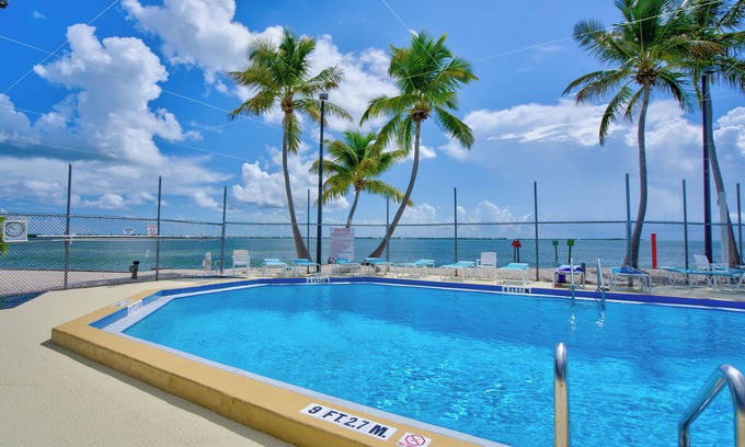 Cudjoe Key RV Rental | RV Lot 609, 69' Long, 40'Seawall