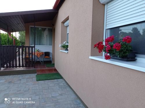 Poroszlo Apartment | Sárgapart Holiday Home