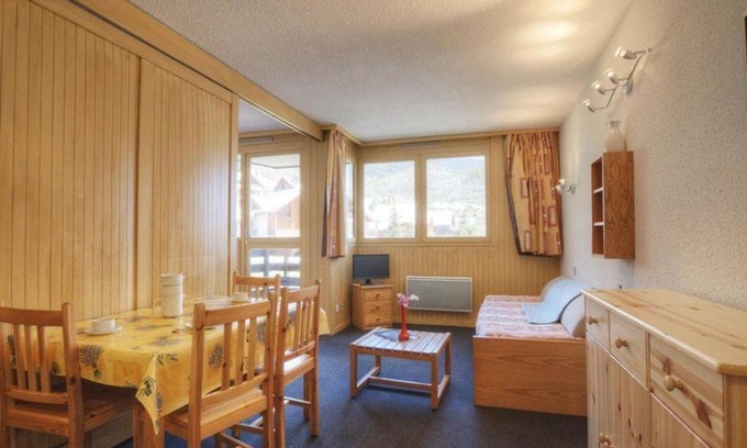 Saint-Chaffrey Apartment | Séjour montagne à Serre-Chevalier, appartement 4 pers. avec balcon, proche commerces. - FR-1-330E-69