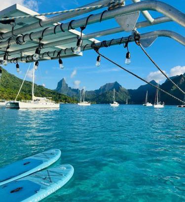 Pihaena Boat Rental | Séjour sur un catamaran, paddle et snorkeling
