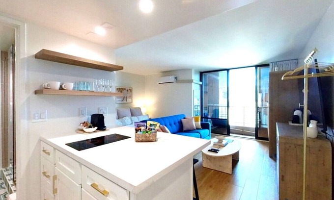 Waikiki Apartment | S&N Lux suite/Free Parking/King Bed/Kitchen/Wi-Fi
