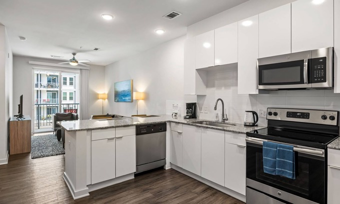 Midtown Apartment | (S1BD) Serviced 1-BR w/Full Kitchen in Walkable Neighborhood