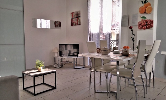 Beziers City Centre Apartment | Saens 1-t2 Avec Balcon-garage Optionnel-centre & 16km des Plages