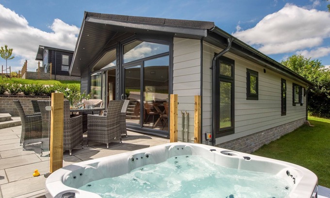Lifton House | Saffron Lodge, 24 Roadford Lake Lodges