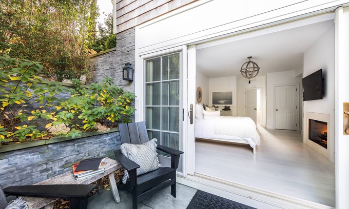 Sag Harbor House | Sag Harbor Village Home with Guest House and Pool