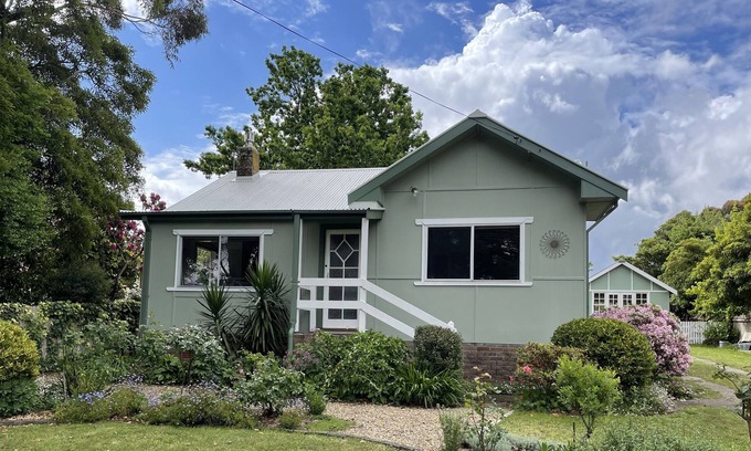 Bundanoon House | Sage Cottage - A Perfect Place to Revive and Enjoy Morton National Park