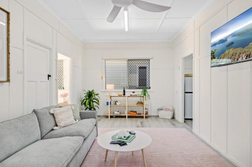 East Toowoomba House | Sage Cottage! CBD Perfection!